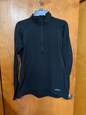 Patagonia capilene womens xl Black Half-Zip Fleece Top base layer